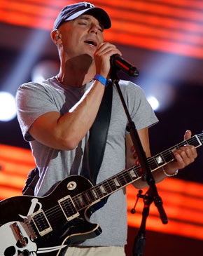 KENNY CHESNEY